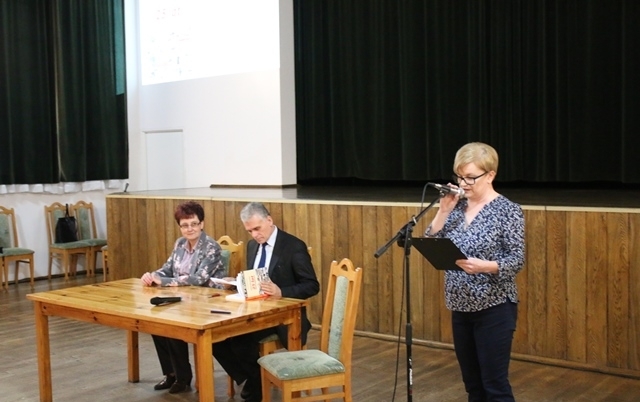 Prezentacja książki o samorządności w gminie [film]